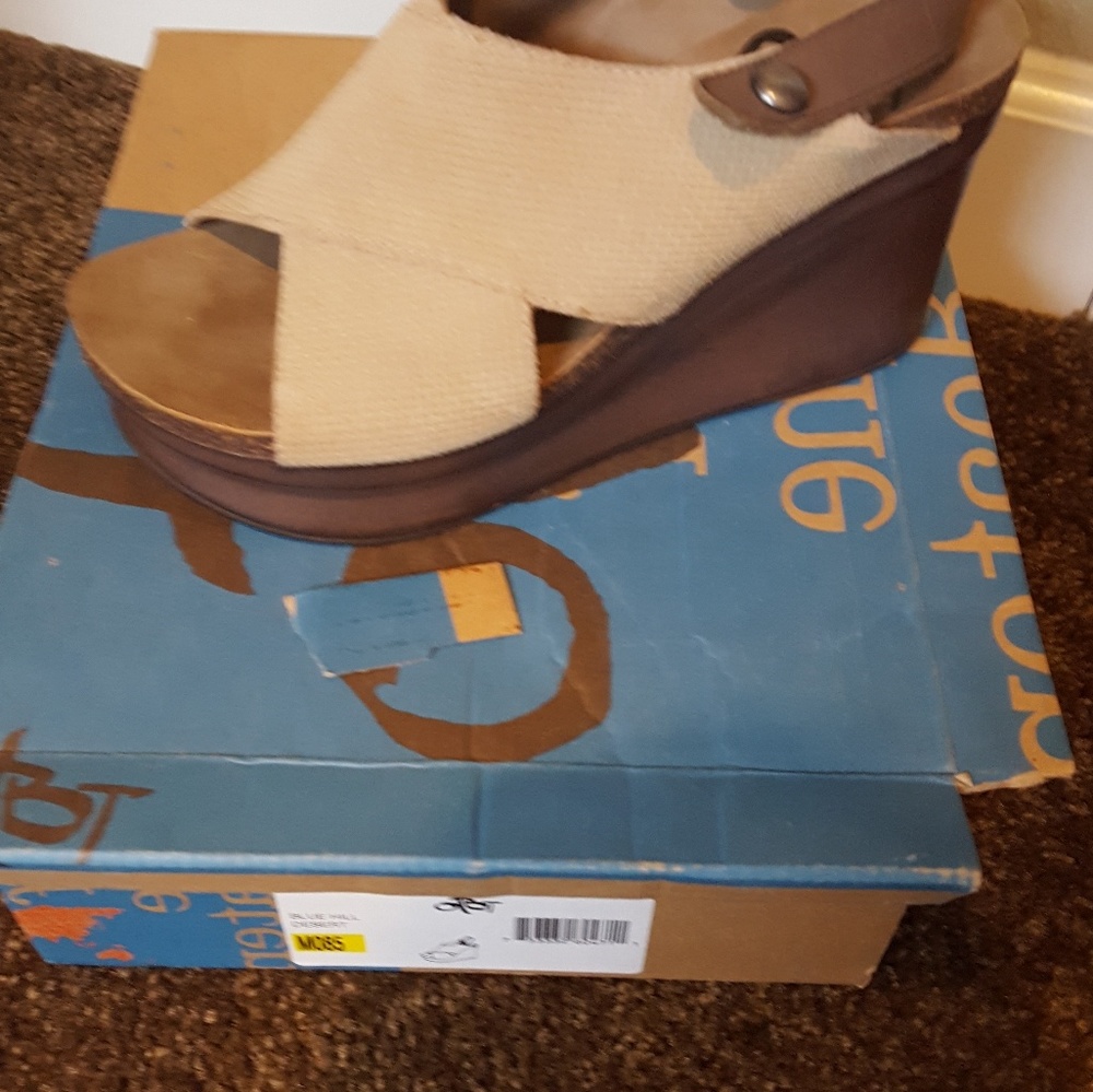 Tan OTBT wedges